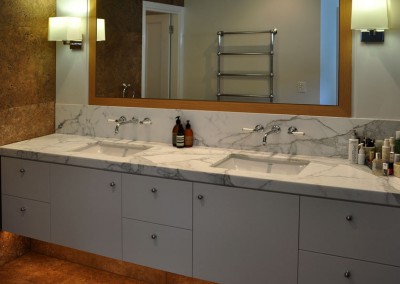 20mm Calacatta Marble Vanity with Undermount Sinks and 60mm Pencil Round Fascia